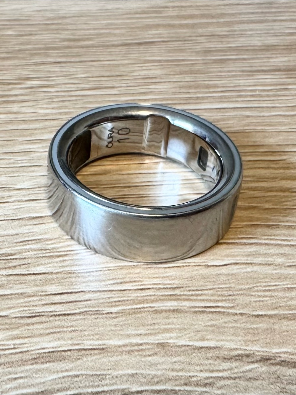 Oura Ring - Polished Silver - Gen 4 Size: 10 - Excellent condition!